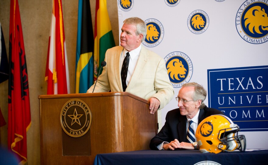 Guy Morriss and Dr. Dan Jones at the 2010 Harvey Martin Classic press conference in Dallas, TX.