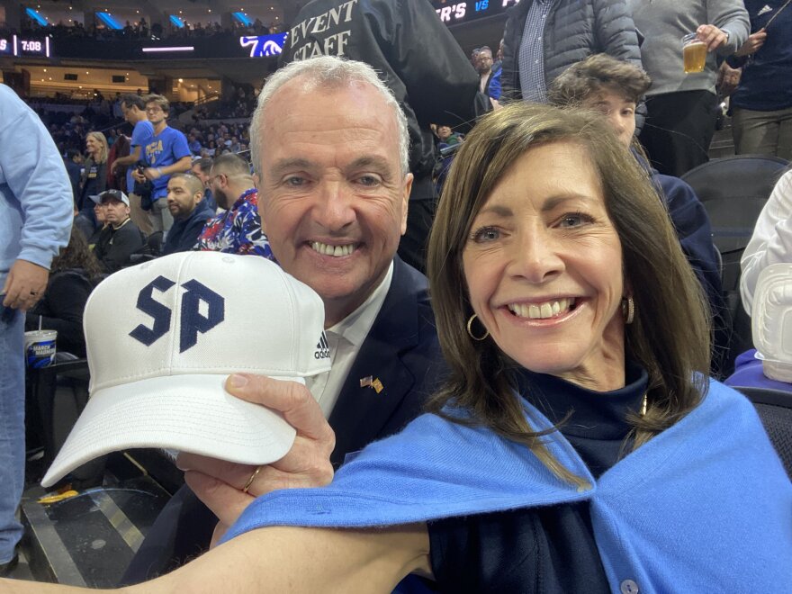 Governor Murphy and First Lady Tammy Murphy attend Saint Peter’s Men’s Basketball Game during March Madness.