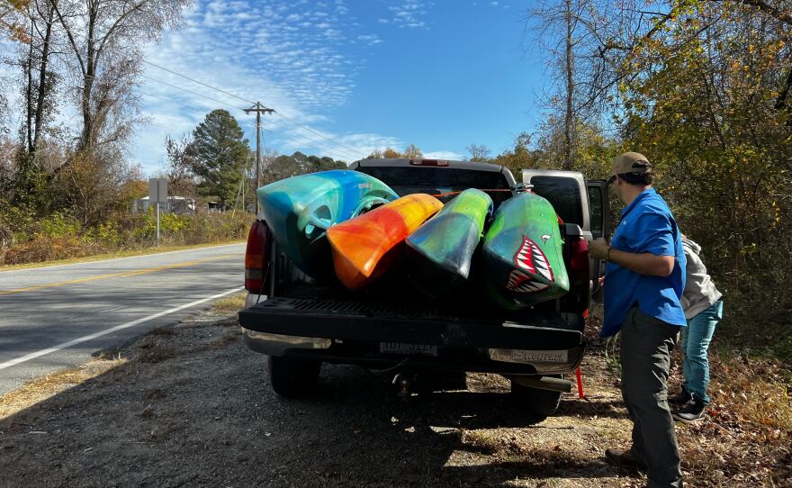 Coharie River Initiative guides Cullen Bell and Carol Brewington loading up