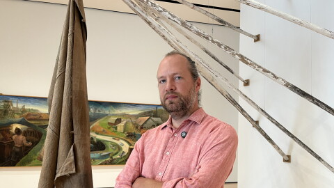 Photo of Steven Bridges in the Broad Art Museum