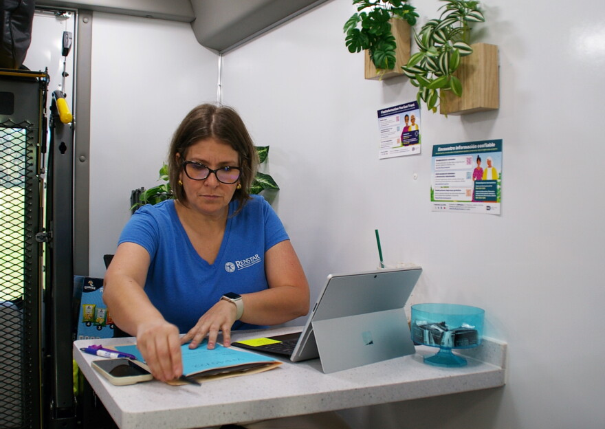 A physician from Renstar Medical Research prepares to conduct a cognitive assessment in Dunnellon Friday, Sept. 25, 2026. (Catherine Chapman/WUFT News).
