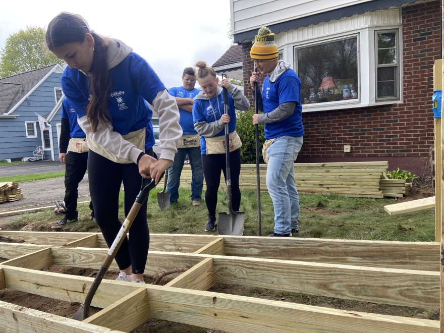 High schoolers work to make homes more wheelchair accessible