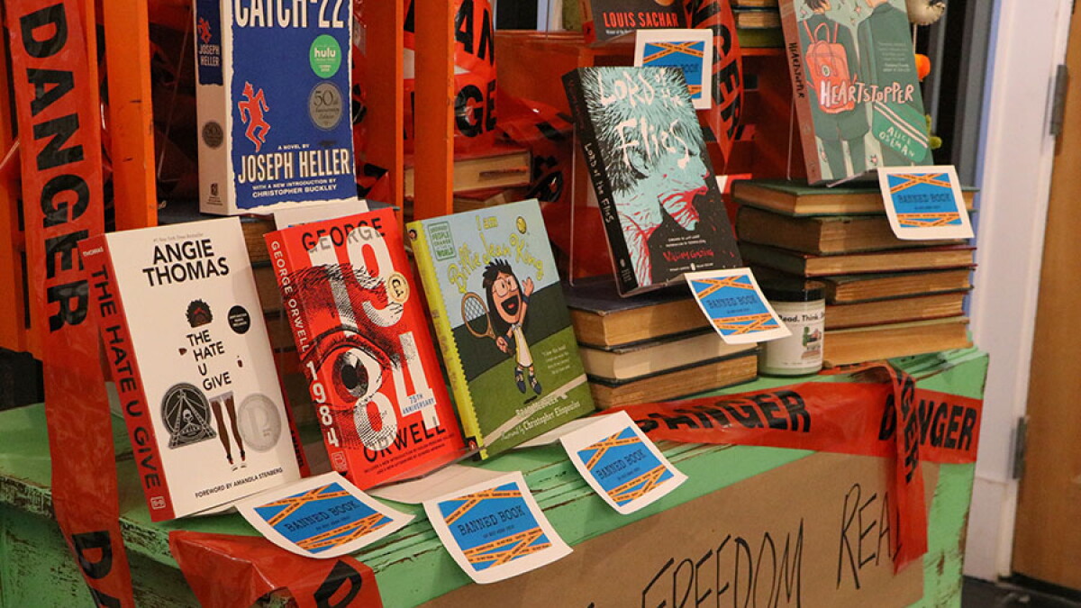 A 1A group sees a small victory after DeSantis calls to curb school book bans - Vimarsana News