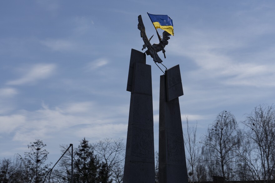 A monument at the entrance of the city of Borodyanka.