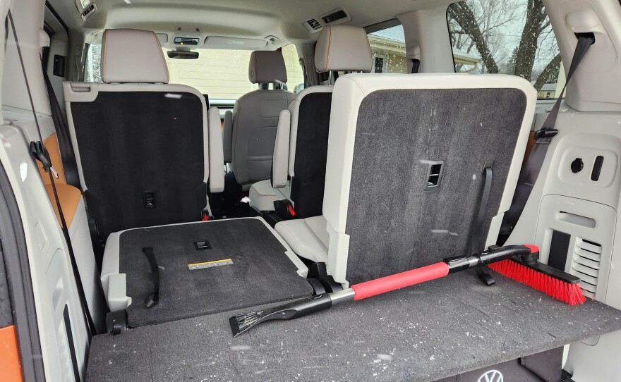 2025 Volkswagen ID.Buzz Pro S Plus 4Motion inside hatch