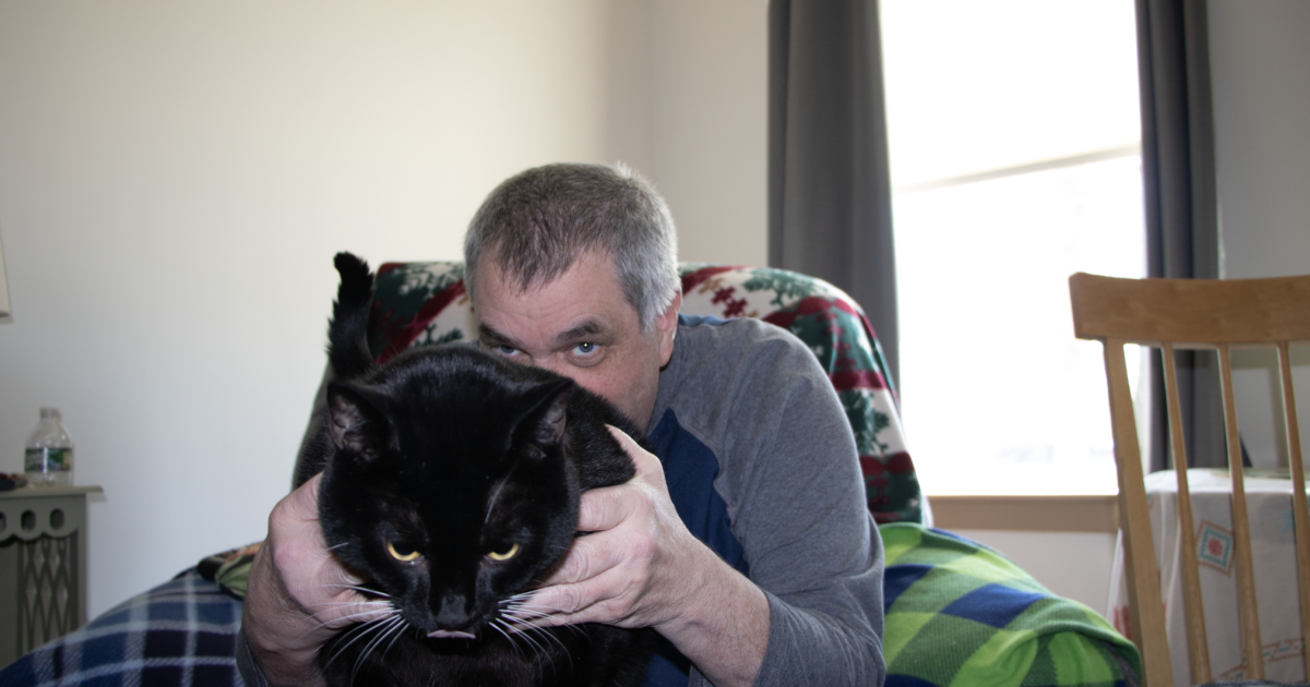 Volunteers assisting elderly Vermonters in caring for their pets Volunteers assisting elderly Vermonters in caring for their pets