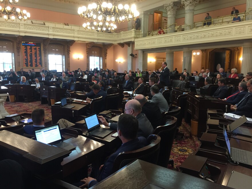 Ohio House approves temporary budget as both chamber miss June 30 budget deadline.  [Andy Chow / Statehouse News Bureau]