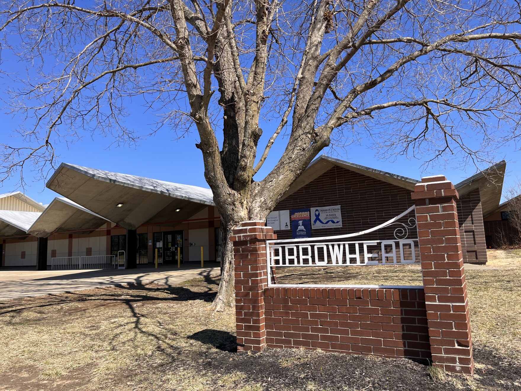 Kansas City, Kansas, middle school to retire its Native Americanthemed