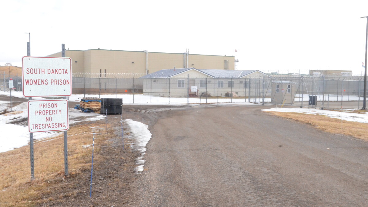 Noem, legislature hope to avoid bonds, delays for two prison projects - Vimarsana News
