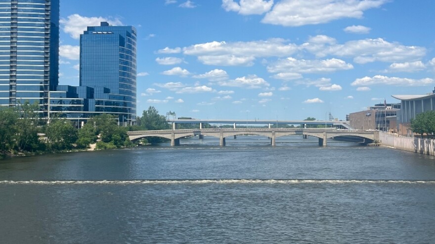 Grand River, downtown Grand Rapids viewing north of the Gillett Bridge