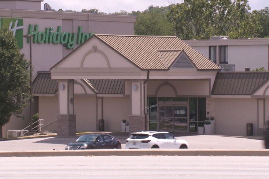 The American Hotel & Lodging Association estimates that nearly 700 of Indiana’s 1,042 hotels will permanently close within the next six months if they don’t obtain additional funding.