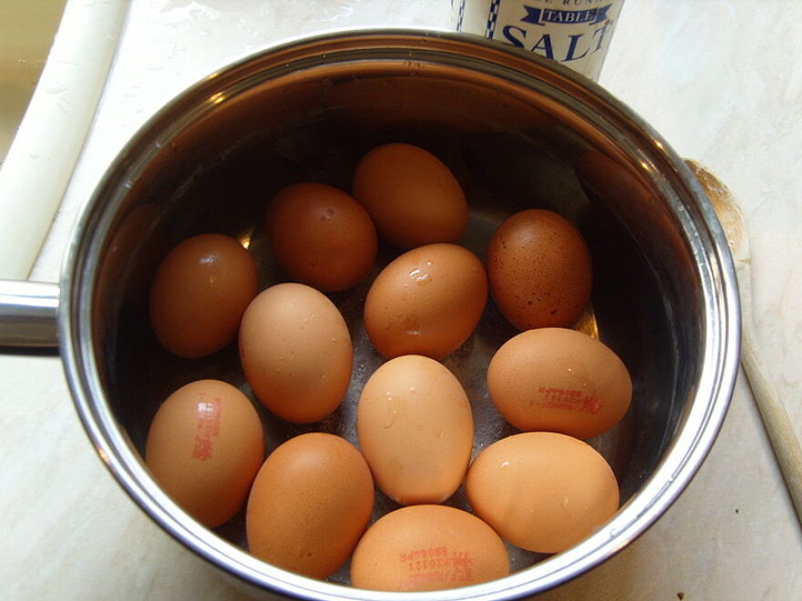 hard boil eggs