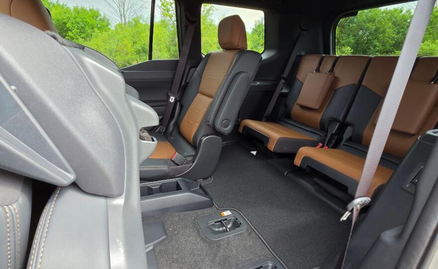 2026 Lexus GX 550 Luxury row 3