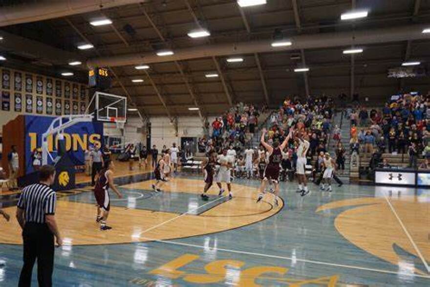 a_m-c_basketball_2_-_wikimedia.jpg