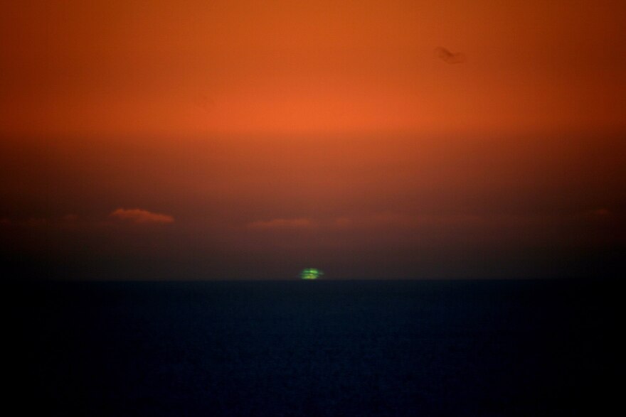 Green flash, San Francisco, 2006