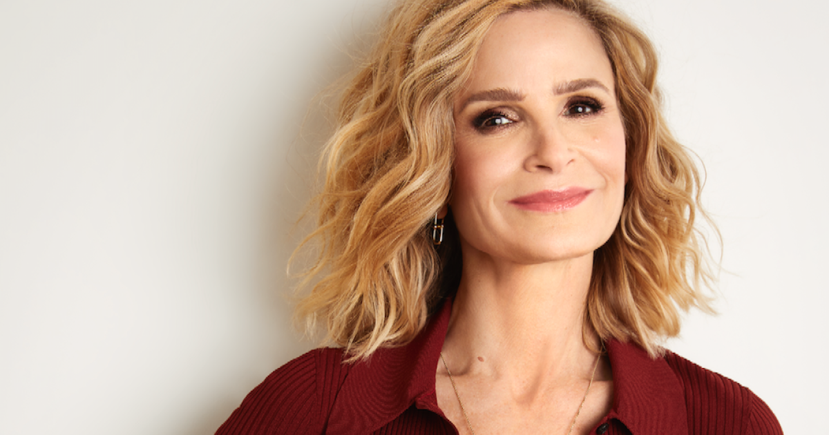 does kyra sedgwick smoke cigarettes Photo by matifa.8623mendoza Kyra Sedgwick has a very