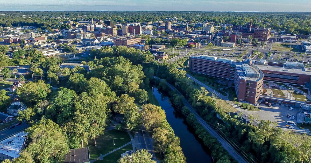 More bomb threats again close several Springfield buildings, schools