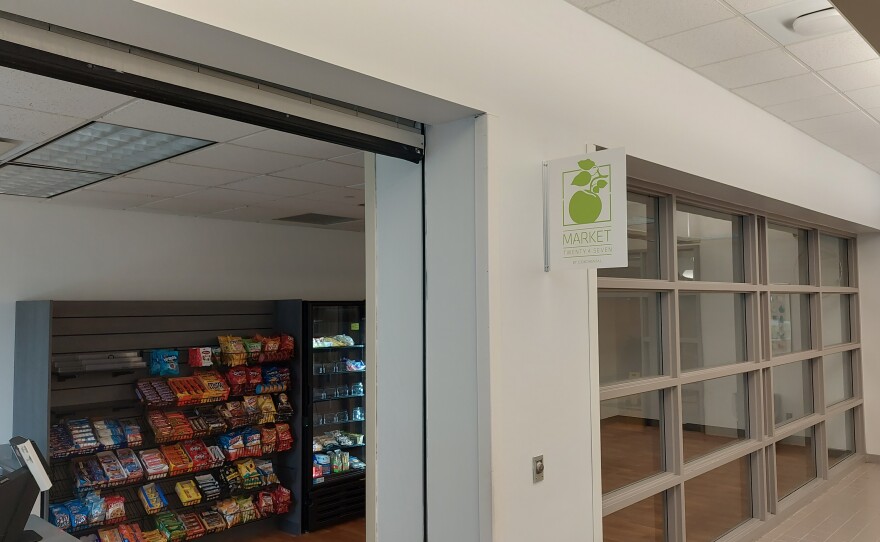 The Twenty-Four Seven Market inside EMU's Halle Library.