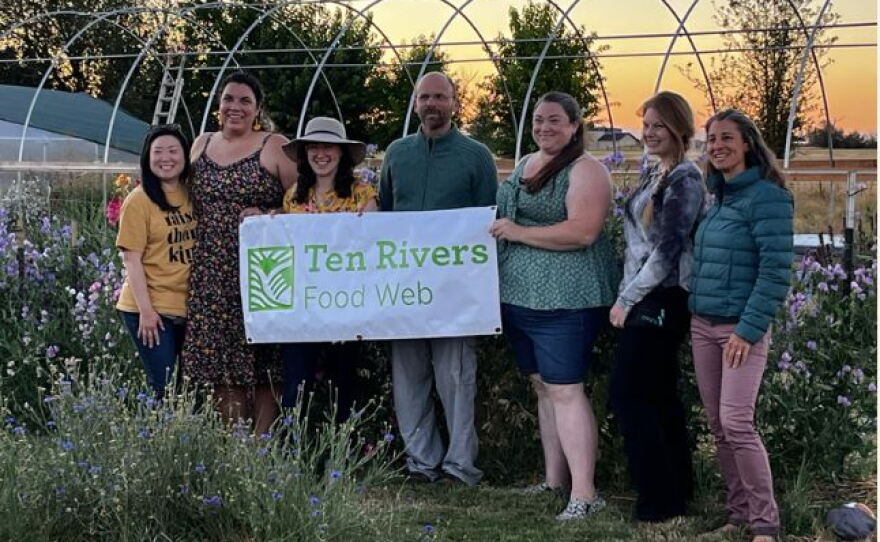 10 Rivers Food Web gets its name from the 10 rivers that flow through its service area – the Alsea, Calapooia, Long Tom, Luckiamute, Marys, North and South Santiam, Siletz, Willamette, Yachats, and Yaquina.