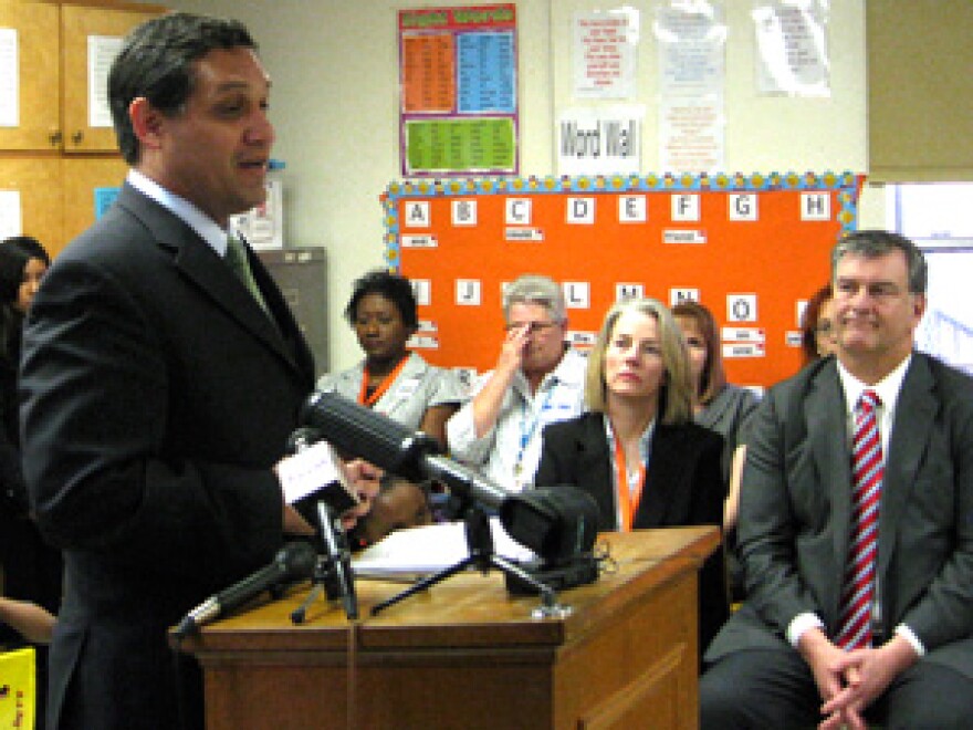 Trustee Edwin Flores at Truett Elementary School