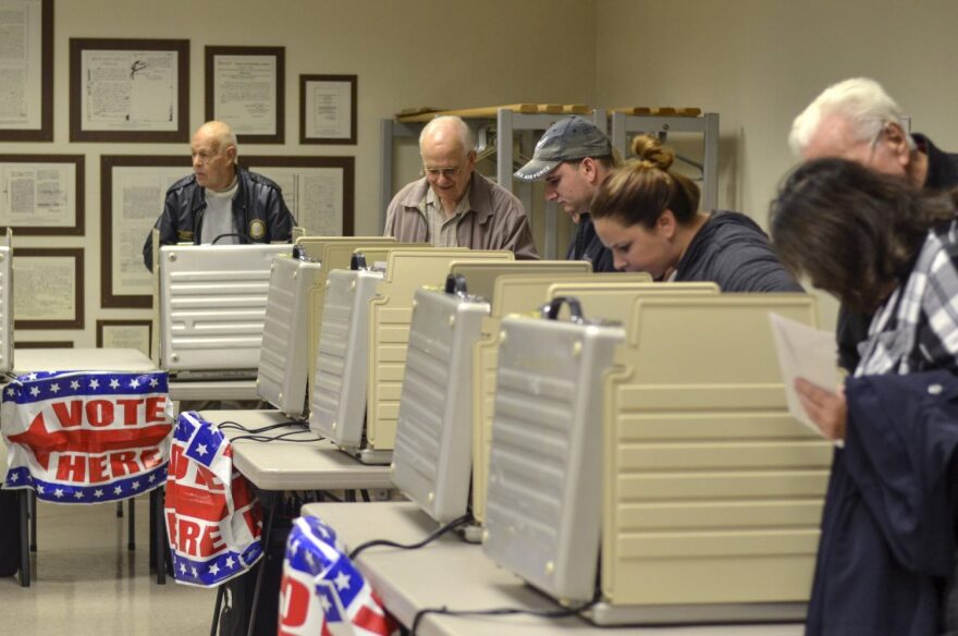 Voters packed the Vigo County Annex in Terre Haute, Ind., on Monday, Nov. 5, 2018, during the final day of early voting. (Austen Leake/Tribune-Star via AP)