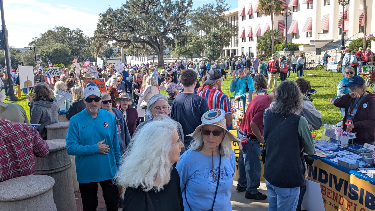 Tallahassee's No Kings rally brings a large crowd to the Capitol