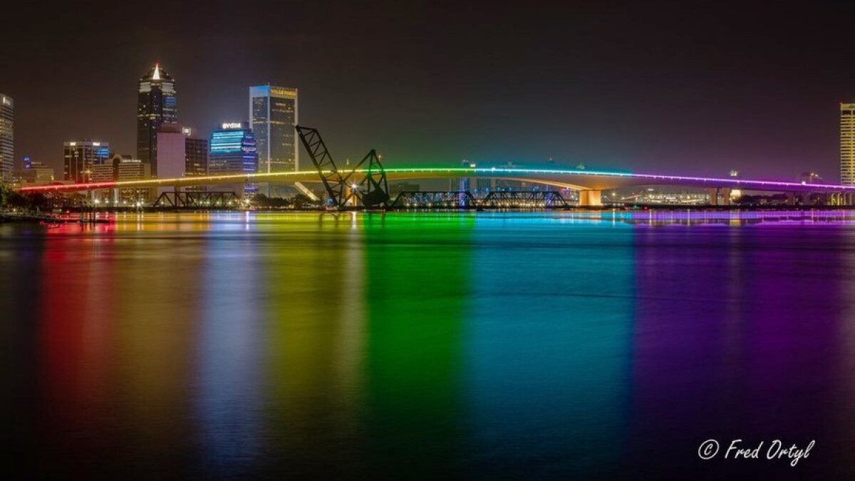 The lights keep changing on the Acosta Bridge. How does that happen? - Vimarsana News