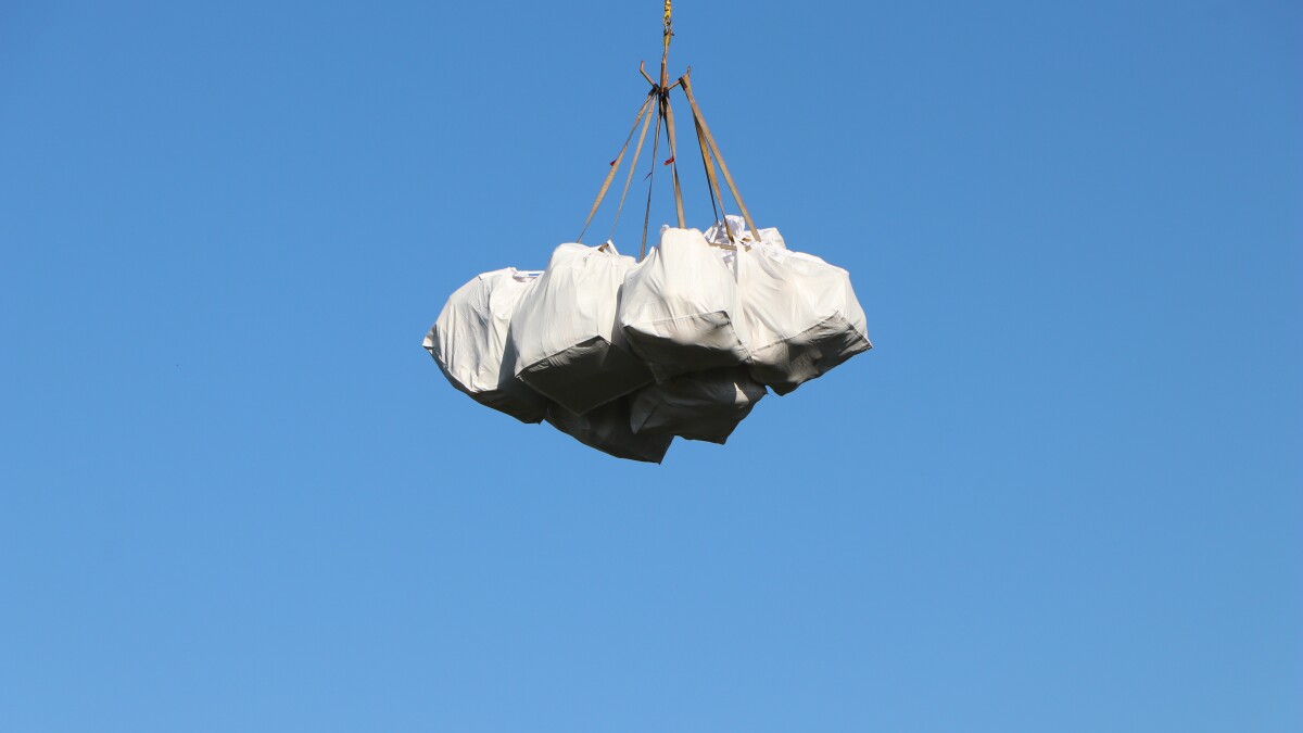Helicopters airlift 5 tons of marine debris from Kahoʻolawe | Hawai'i  Public Radio, image size:1200x675