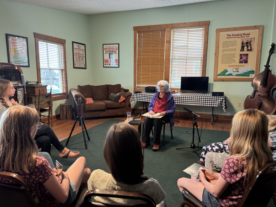 Alice Gerrard teaches Handmade Music School students about Pulaski banjo player Matokie Slaughter.