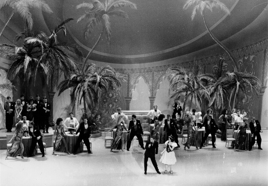 In the 1989 Academy Awards show, Rob Lowe and Snow White singing and dancing during a bizarre Coconut Grove opening production number.