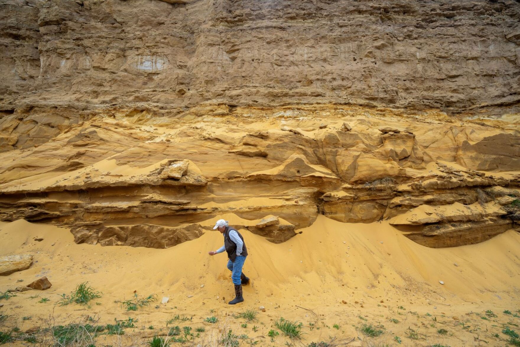 Farm fertilizer runoff impacts drinking water in Midwest WVIK, Quad