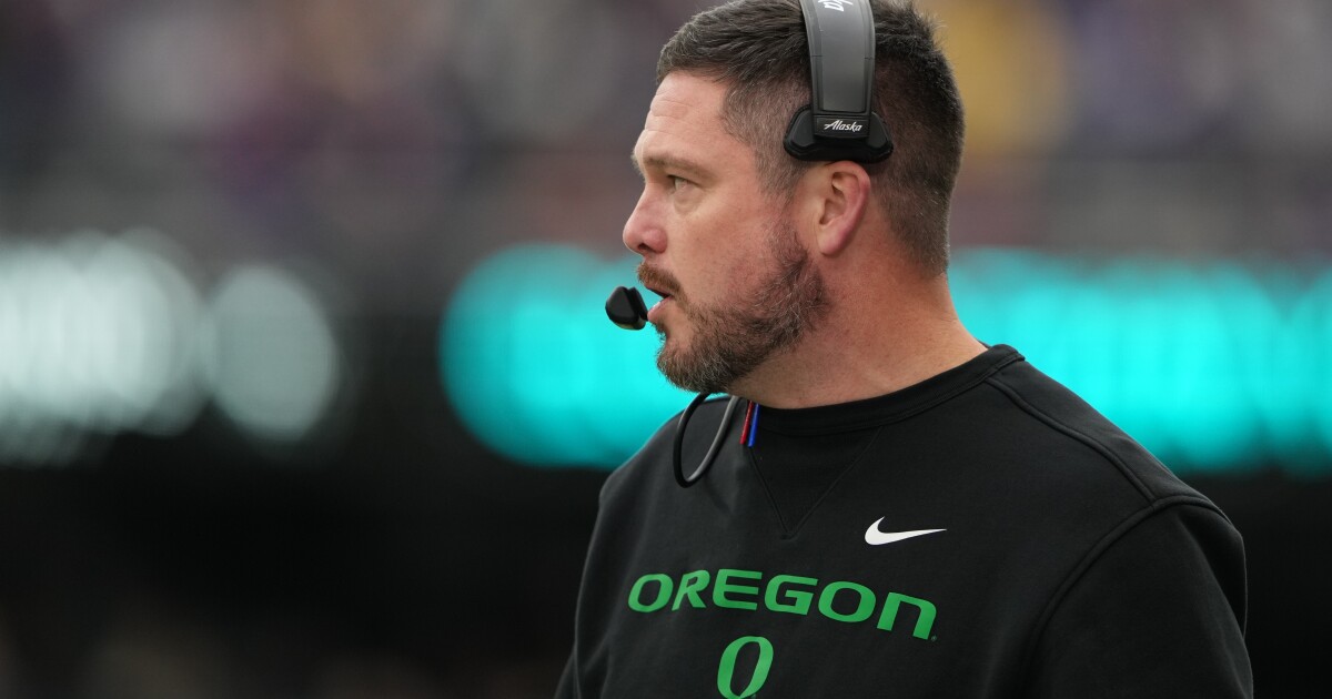 Lanning stresses consistency as Ducks prepare for CFP debut at Autzen