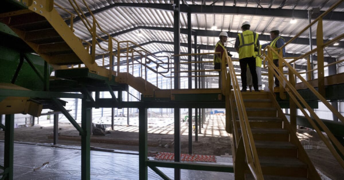 Delays In New Recycling Plant Force Hancock County Towns To Dump Trash In Landfills Maine Public