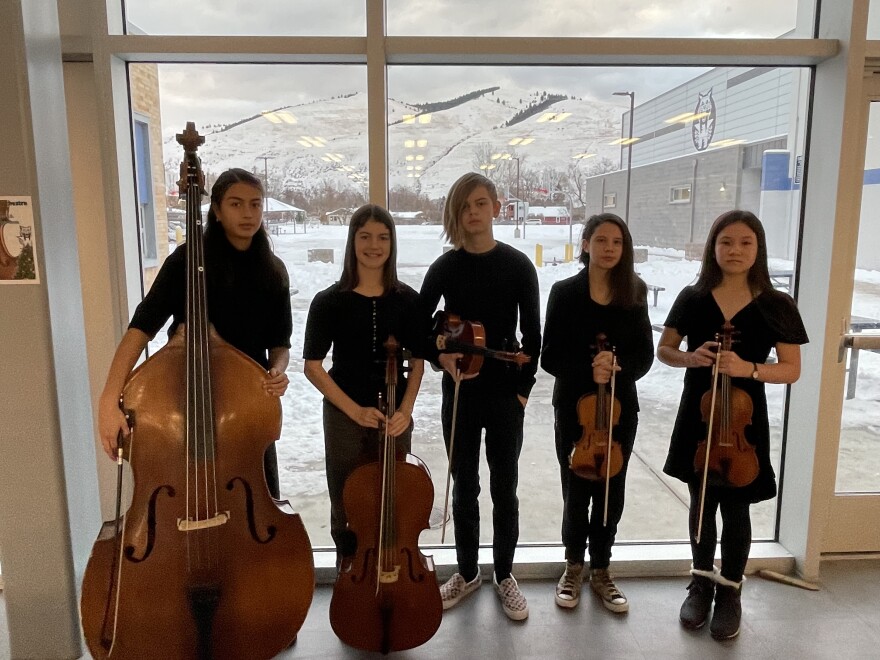 Members of the Washington Middle School String Quintet. L to R:  Maria Saenz Ramierz, Addie Terwilliger, Finley Chatlain, Bonnie Groenenboom and Jazz Chen.