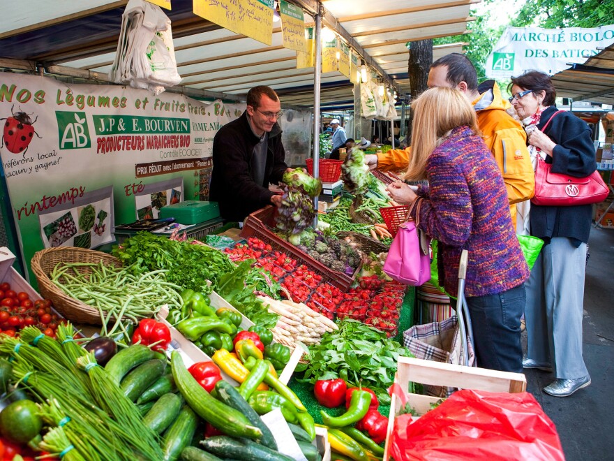 An organic market on Boulevard des Batignolles in Paris.