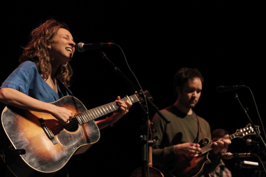 mandolin_orange_1.jpg