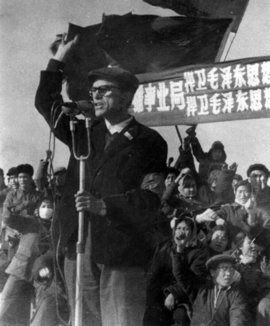 Sidney Rittenberg exhorts a crowd in Beijing's Tiananmen Square to defend Mao Zedong Thought — or Maoism — in December 1966.