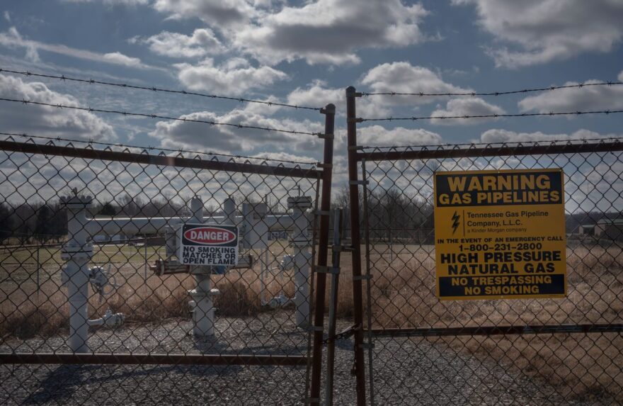 Warnings posted in Dickson County near Tennessee Gas Pipeline property.