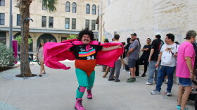 Spurs Nacho flaps his cape while waiting for the pop-up to open.