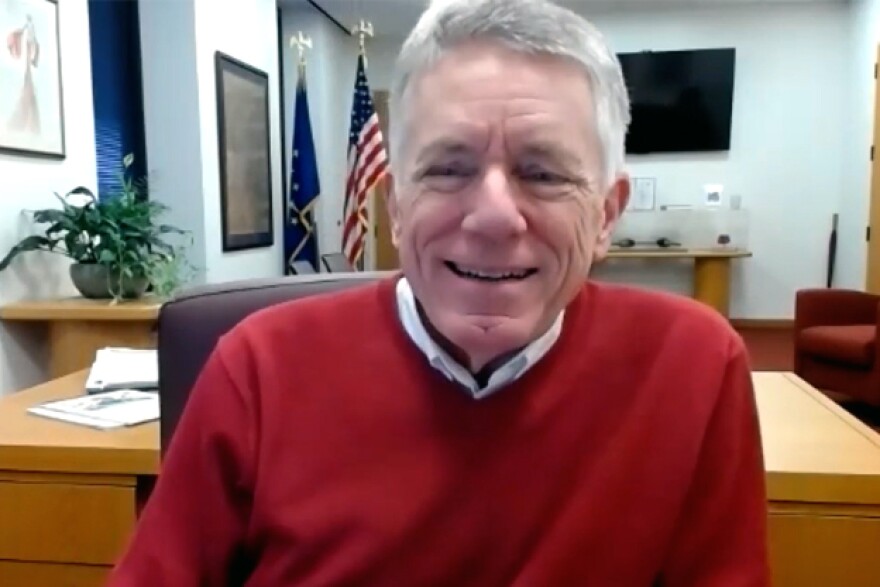 Columbus Mayor Jim Lienhoop