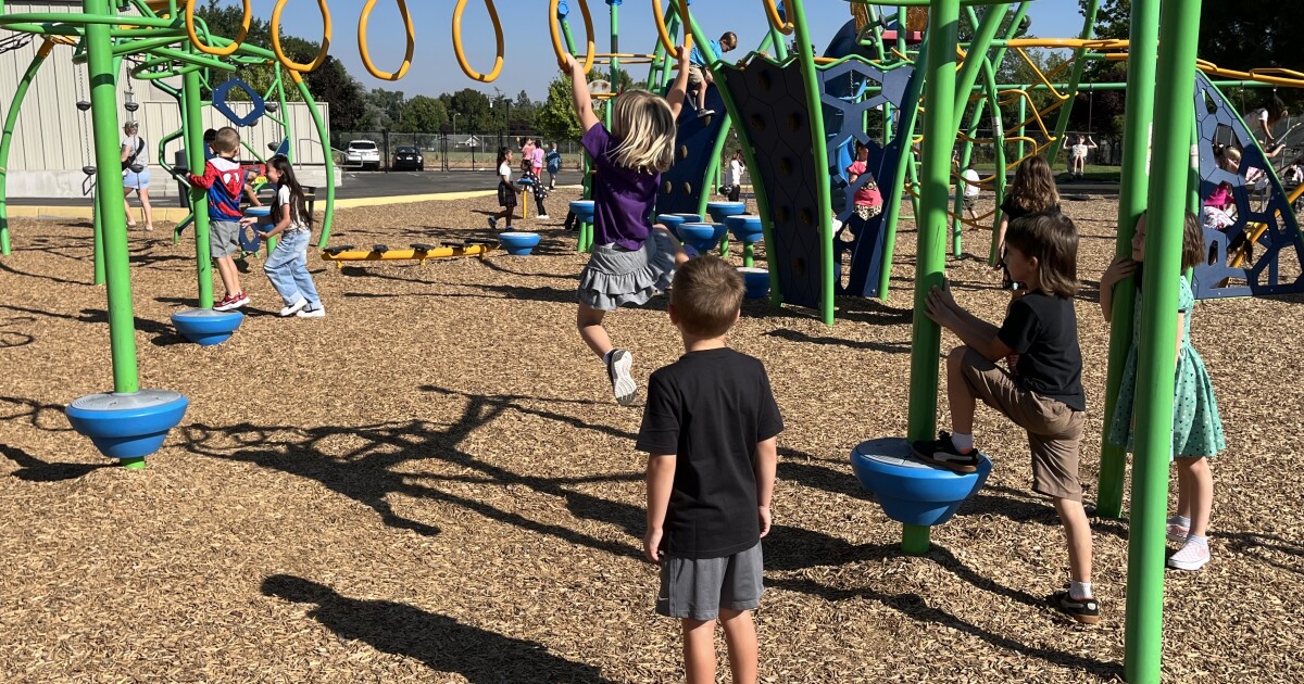 Southwest Oregon schools continue to struggle with attendance