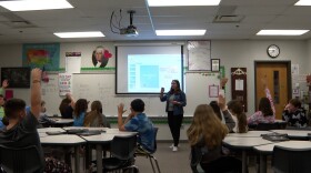 Kristen Publow gives a lesson on AI in her fifth grade classroom at Lakeview Elementary.
