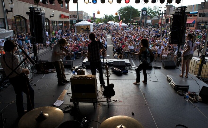 musicians and crowd