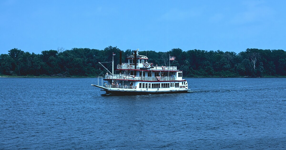 Travel down the Mississippi River