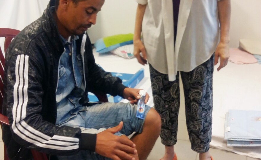 Doctors volunteer their time treating migrants and refugees who've crowded into Budapest's train station.