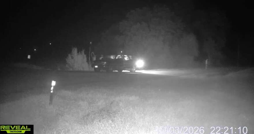 Image of suspect vehicles in the theft of stop signs near Chillicothe High School from the Livingston County sheriff's office Facebook page.