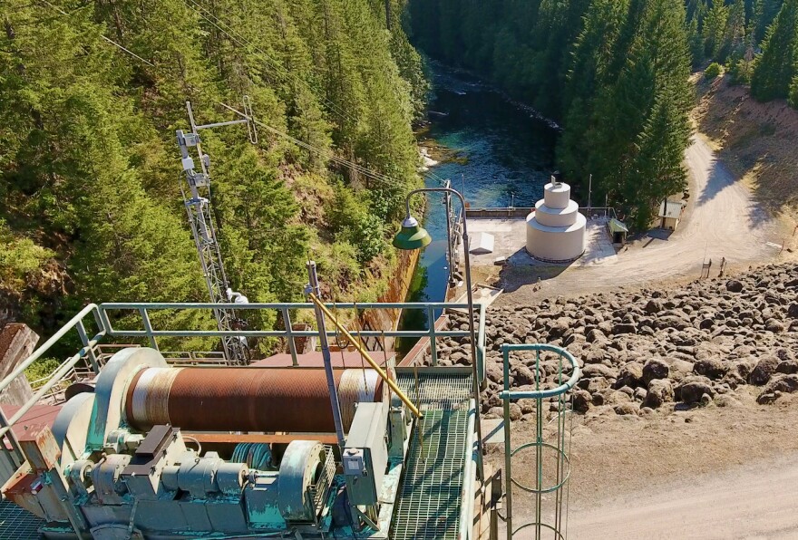  A hydro power dam, viewed from above