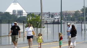 Onlookers in Memphis on Sunday, as the waters of the Mississippi continued to rise.
