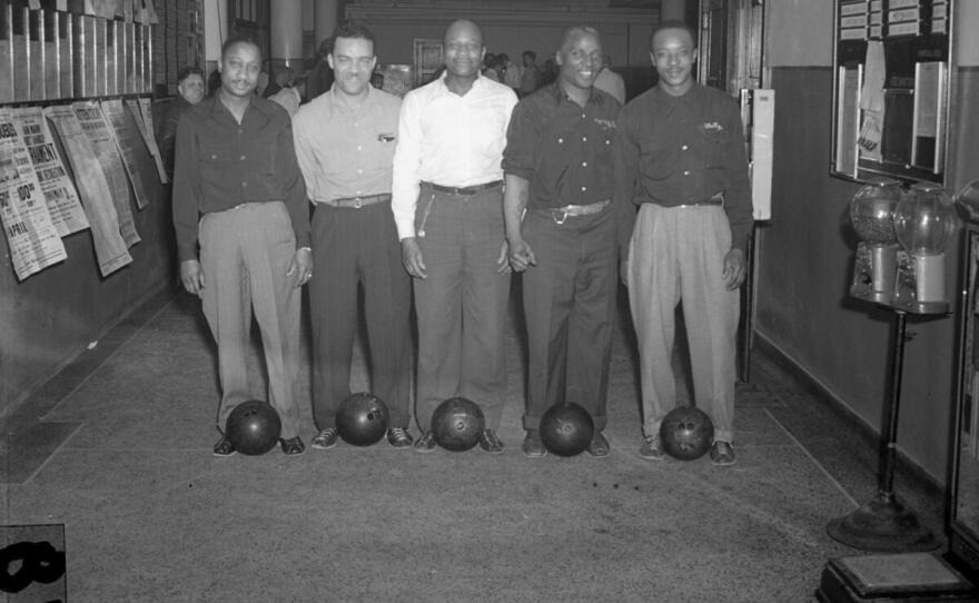 Bronzeville Bombers Bowling Team