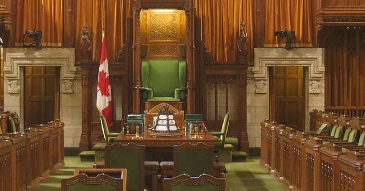 Parliament formalizes change granting citizenship to more descendants born outside of Canada